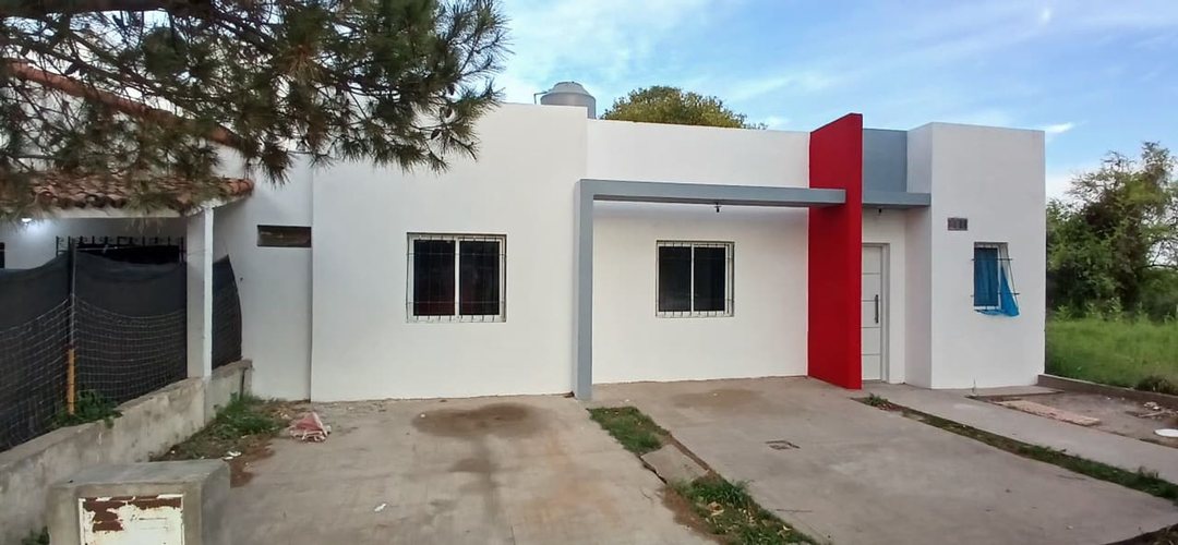 Linda casa 3 dormitorios sobre Garrigó, Paraná
