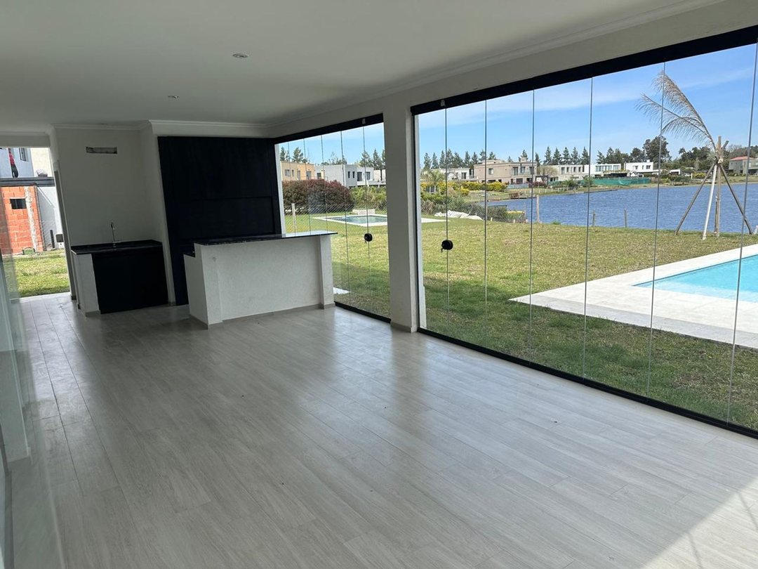 VENTA CASA 5 AMB AL AGUA ESTILO FRANCES S MATíAS