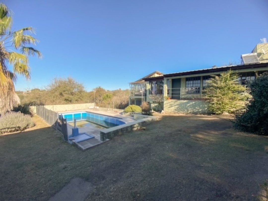 VENTA CASA 2 DORMITORIOS CON PILETA AGUA DE ORO