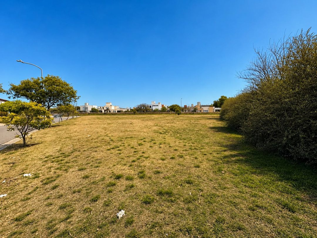 LOTE UNICO ESQUINA 7 SOLES-HEREDADES-1400 M2