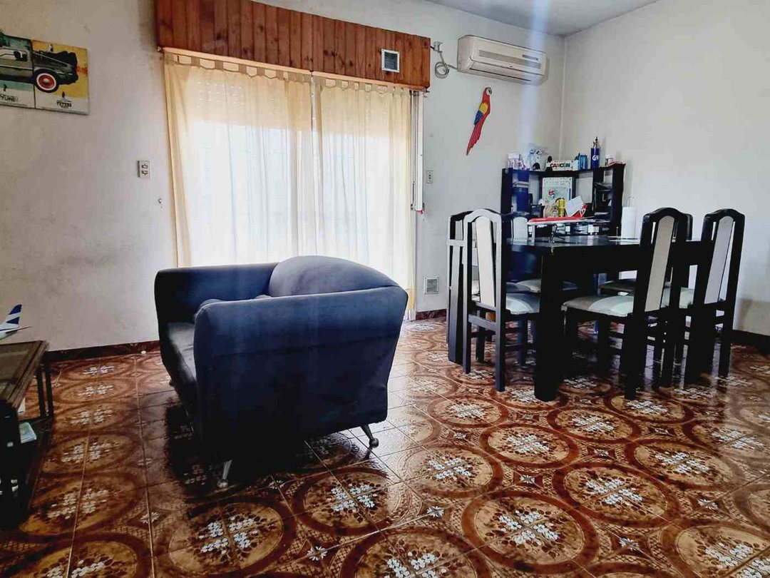 VENTA CASA 4 AMBIENTES LA TABLADA