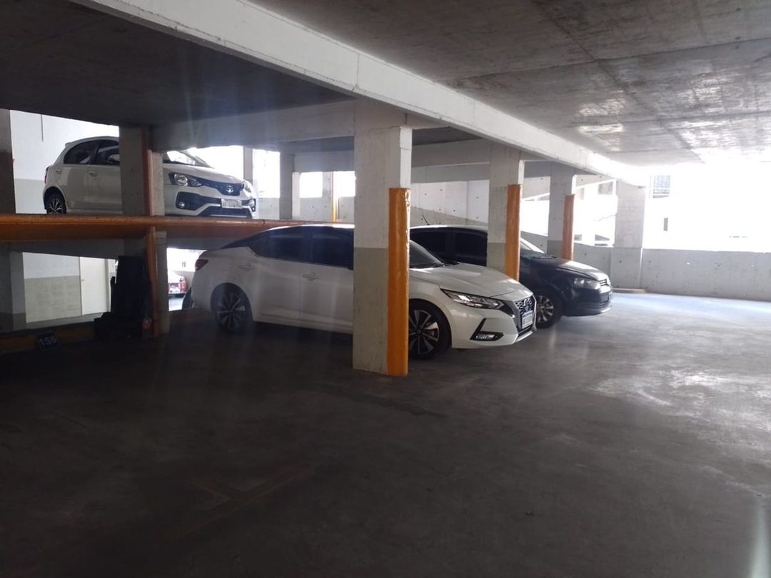 2 Cocheras en venta en Micro Centro