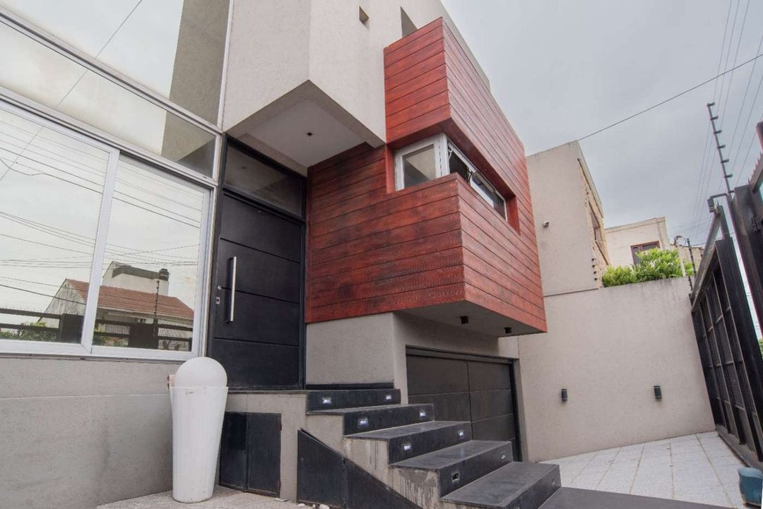 CASA 5 AMBIENTES EN VENTA RAMOS MEJIA LOTE PROPIO