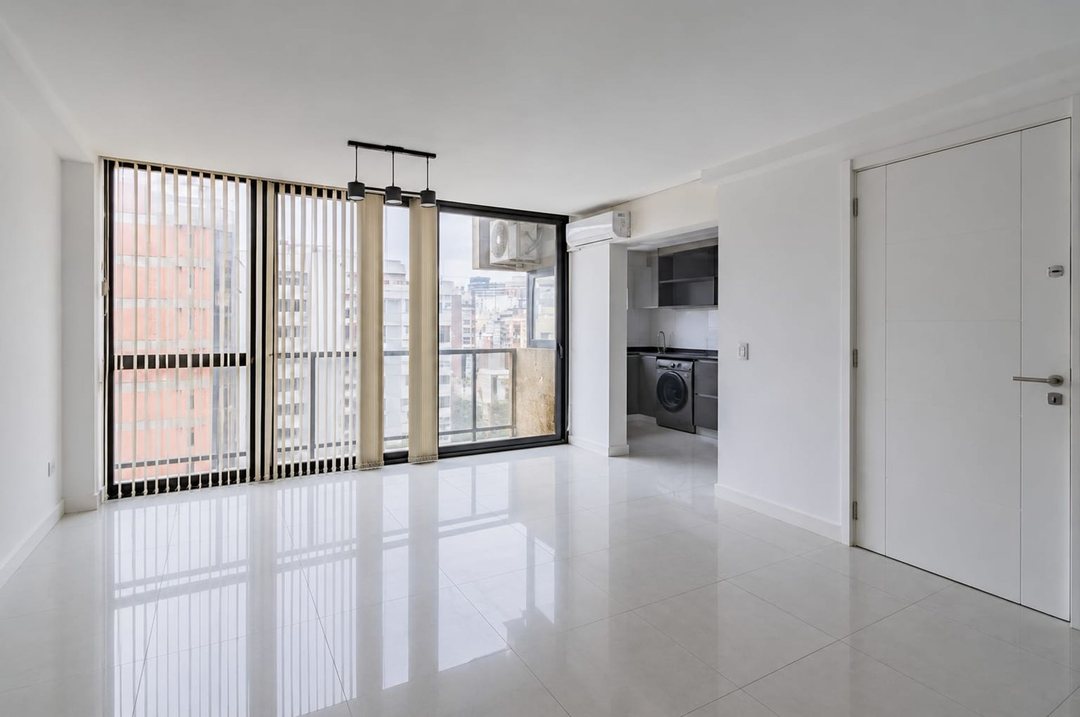 VENTA 3 AMBIENTES FRENTE BALCON PLAZA COLON THAMES