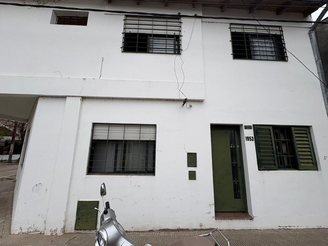 CASA EN VENTA EN ARROYITO, TRES DORMITORIOS