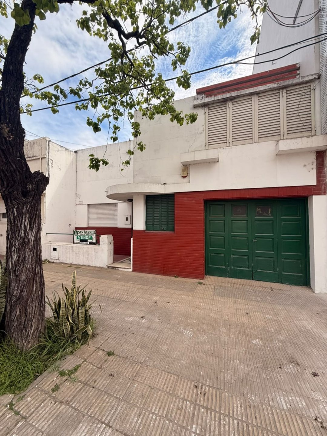 CASA CON PATIO A MTS DE BV.