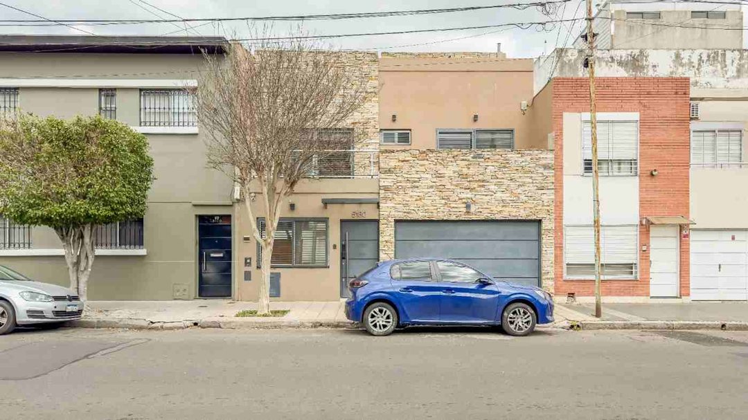 ESPECTACULAR CASA 5 AMBIENTES EN V. PUEYRREDON