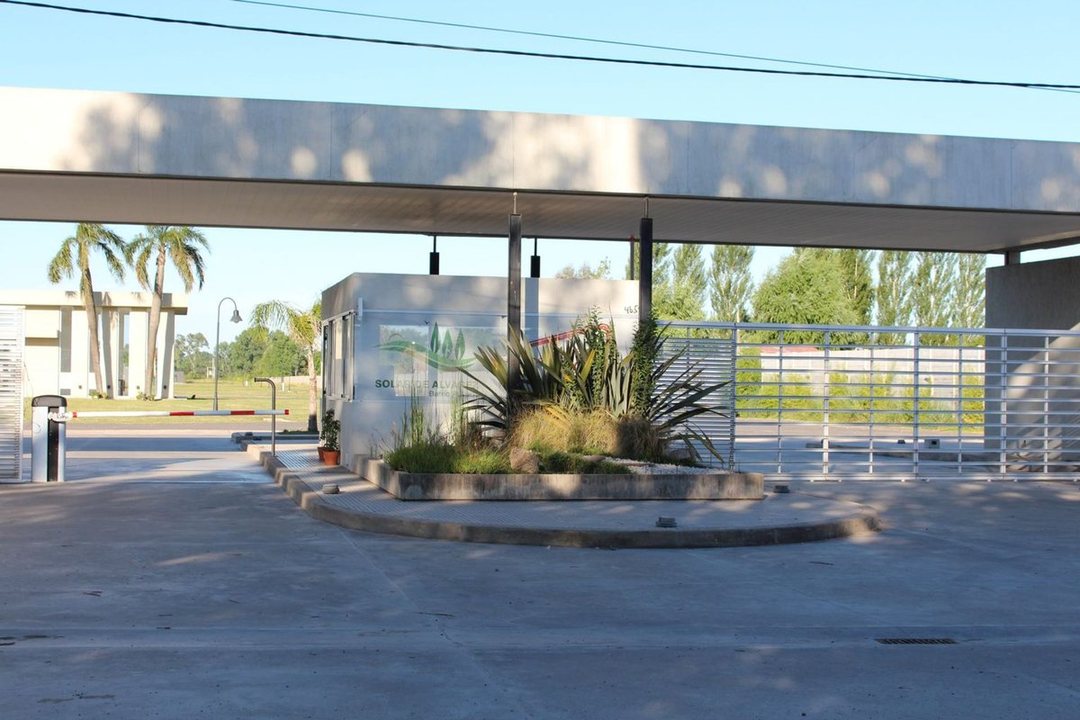 LOTE CENTRAL EN EL BARRIO SOLAR DE ALVAREZ