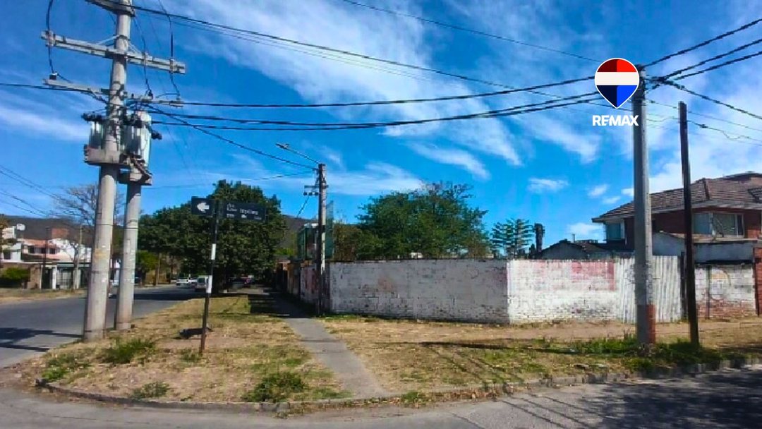 TERRENO DE 452 M2 - ESQUINA TRES CERRITOS