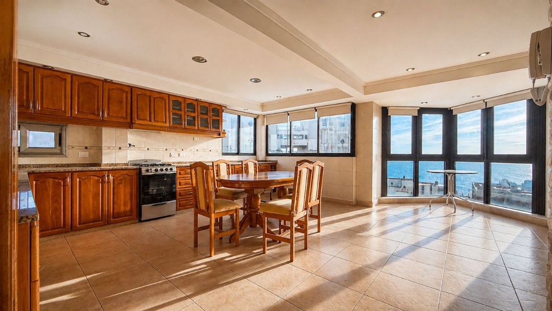 VENTA TRÍPLEX STELLA MARIS  FRENTE AL MAR COCHERAS