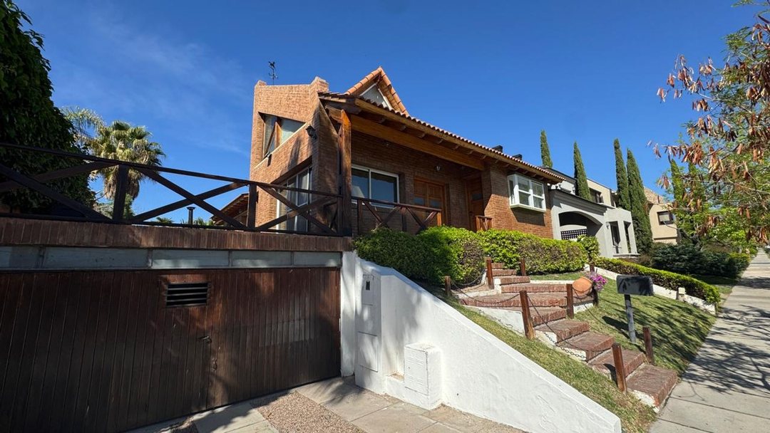 VENDE CASA EN PALMARES barrio privado