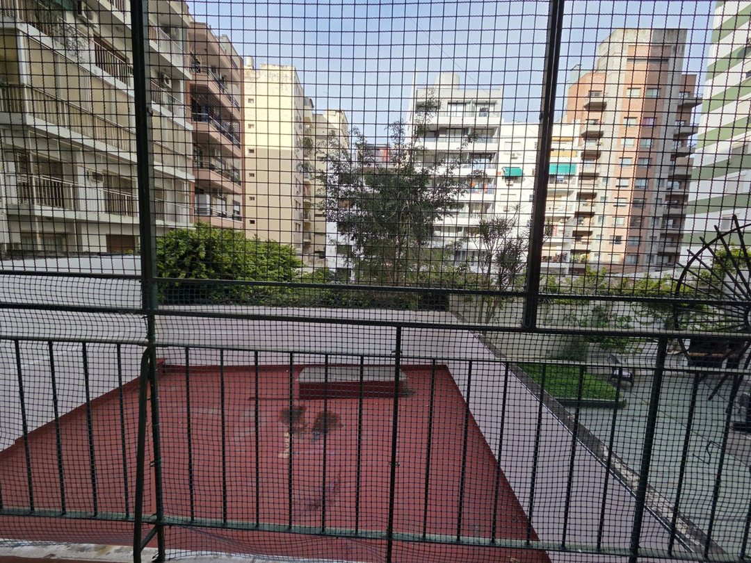 Alquiler depto 4 ambientes con balcón y cochera