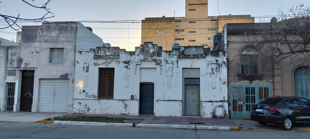 VENTA CASA A REFACCIONAR 2 DORM ALTA CORDOBA