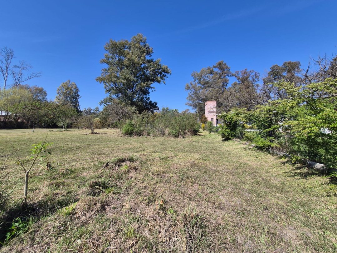 Se vende terreno en Villa California 1378m2.
