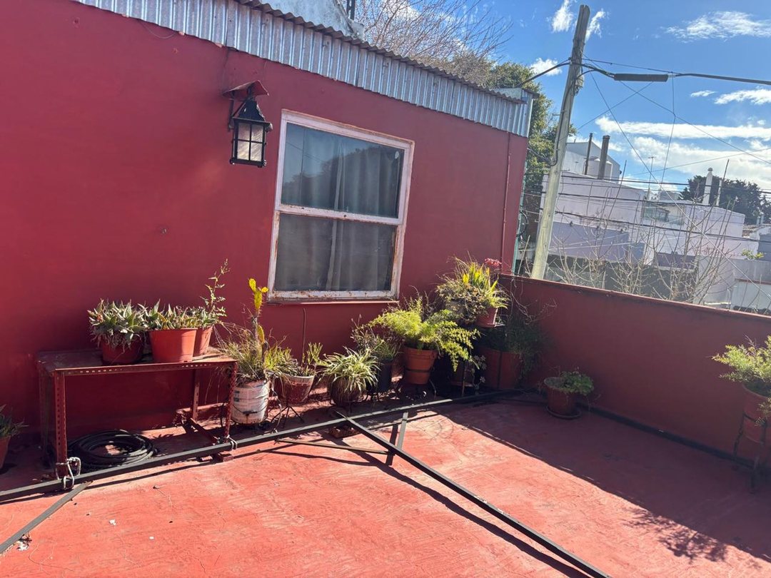 PH 3/4 AMBIENTES AL FRENTE C/ COCH PATIO Y TERRAZA