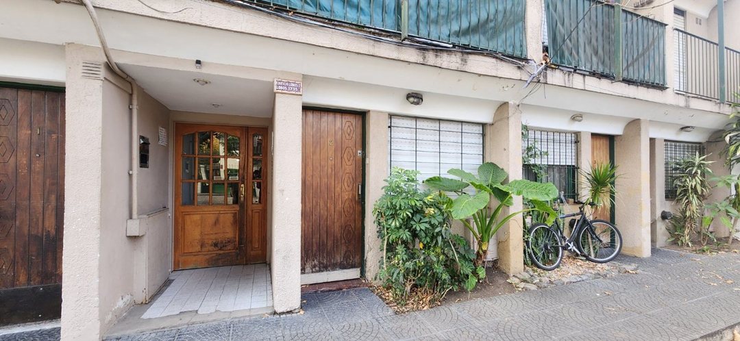 VENTA MONOAMBIENTE TIPO PH PLANTA BAJA CASTELAR