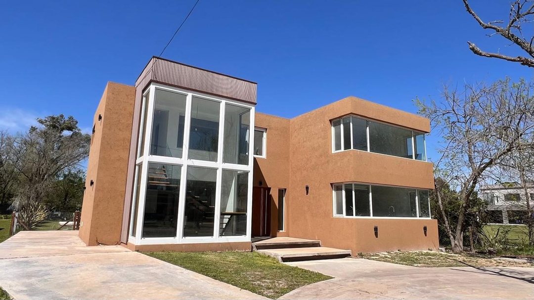 VENTA CASA 6 AMBIENTES PARQUE LAS NACIONES