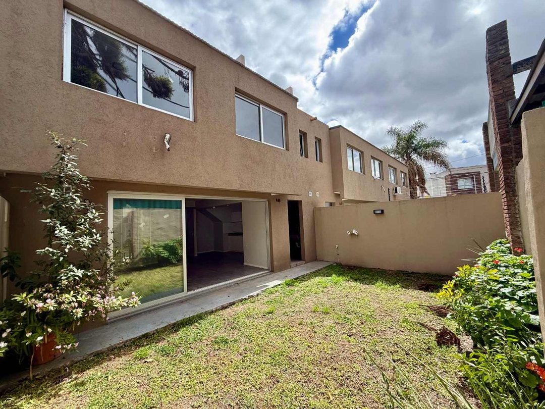 ALQUILER PH 4 AMB ITUZAINGO JARDIN COCHERA SIN EXP