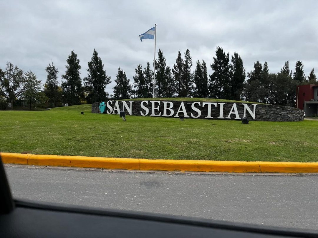 LOTE EN VENTA SAN SEBASTIAN AREA 12 INTERNO HIPICO