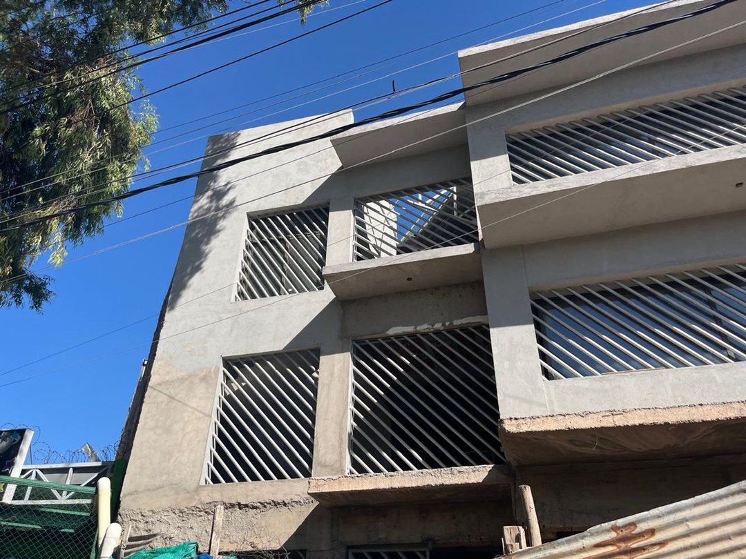 Gimnasio en obra gruesa