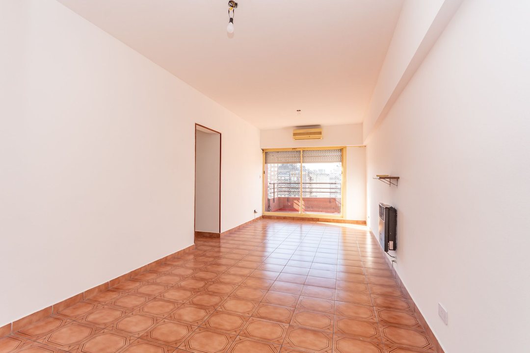ALQUILER 4 AMB ALMAGRO 2 BALCONES LUMINOSO