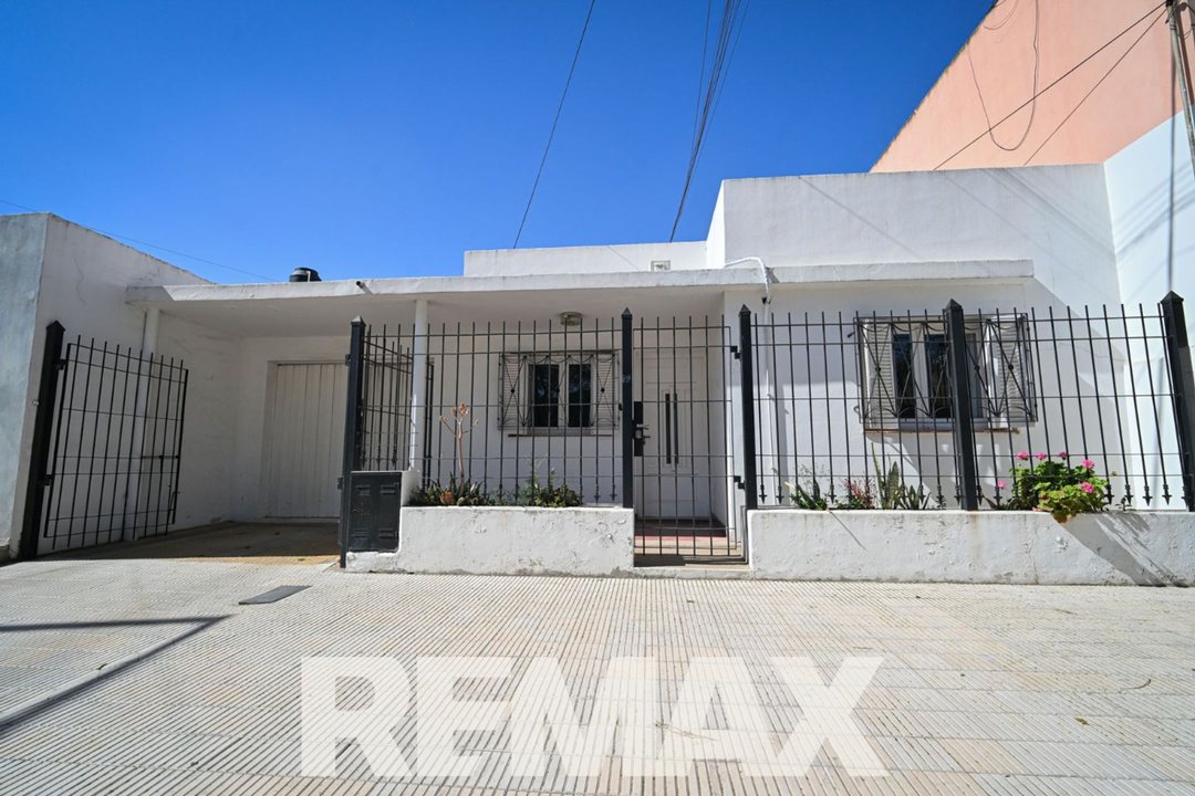 SE VENDE Casa 2 Dormitorios - Barrio Norte