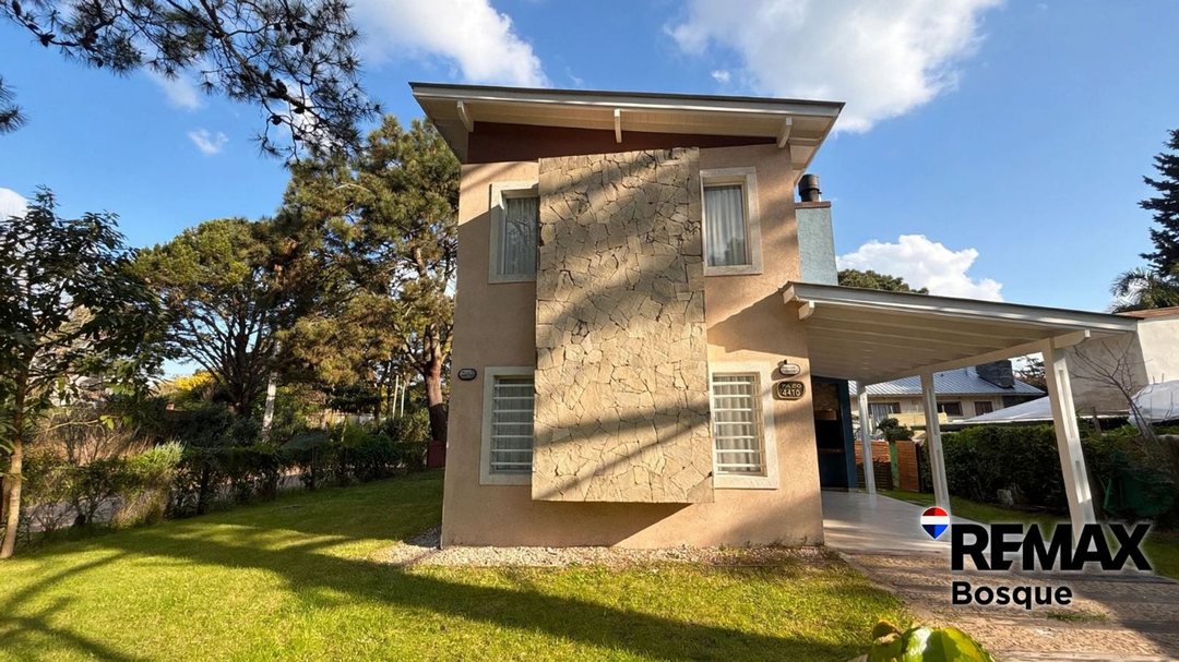 VENTA CASA 5 AMBIENTES VALERIA DEL MAR