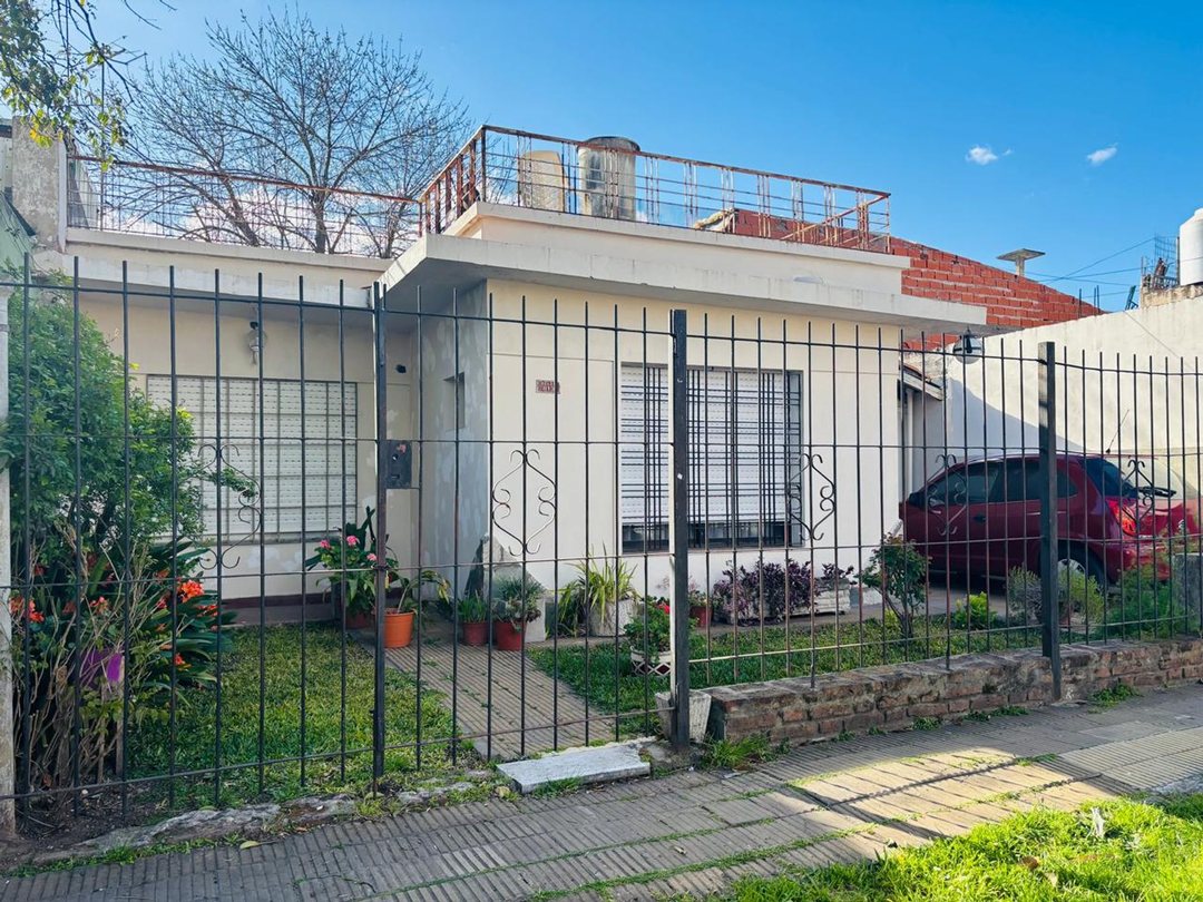 Venta Casa - 4 amb. - Ituzaingó Norte - Patio
