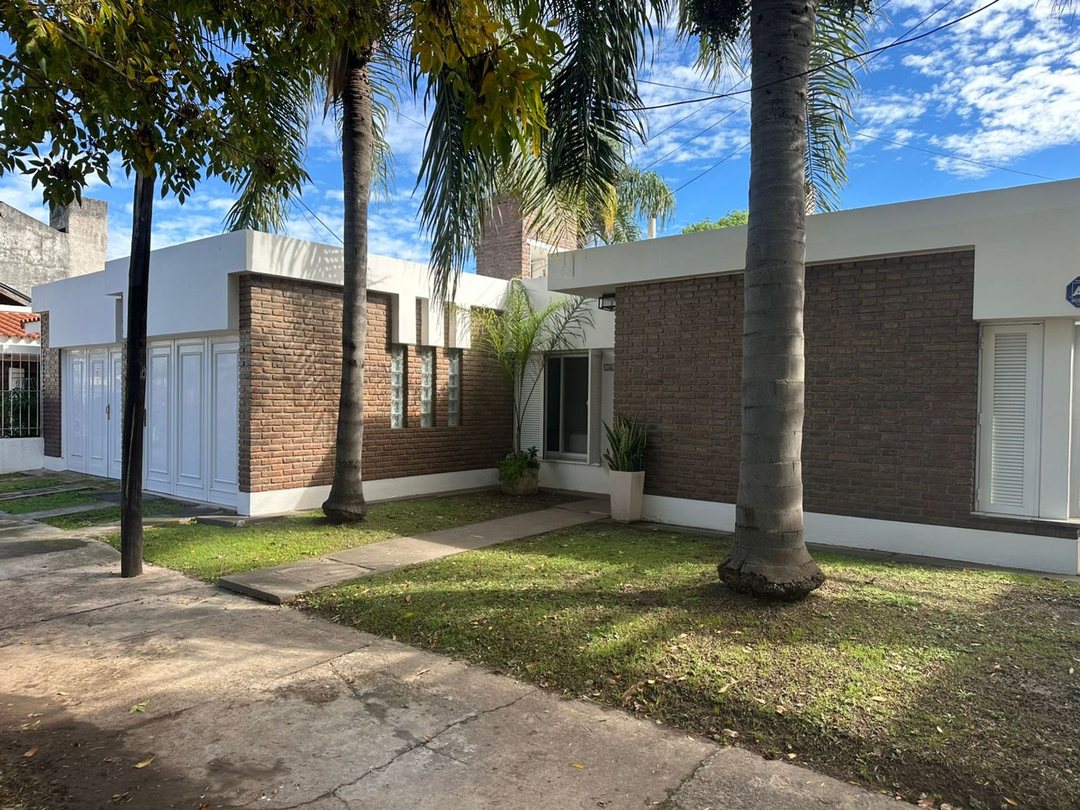 VENTA/CASA DE CATEGORIA/SUNCHALES/3 DORMITORIOS