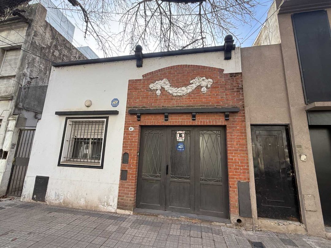 CASAS EN VENTA A REFACCIONAR LA PLATA