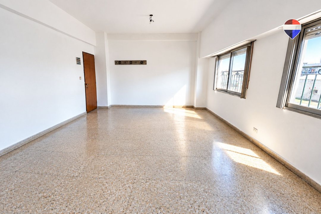 VENTA DEPARTAMENTO 3 AMB FLORENCIO VARELA CENTRO
