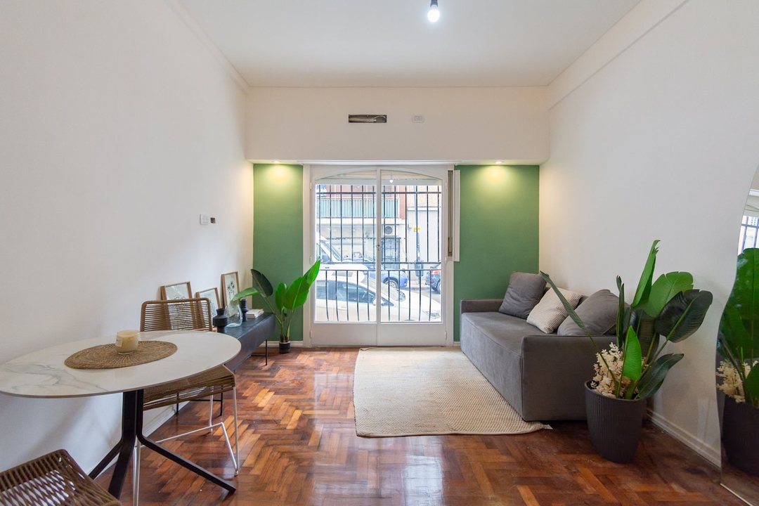 3 ambientes reciclado a nuevo con ventanal y patio