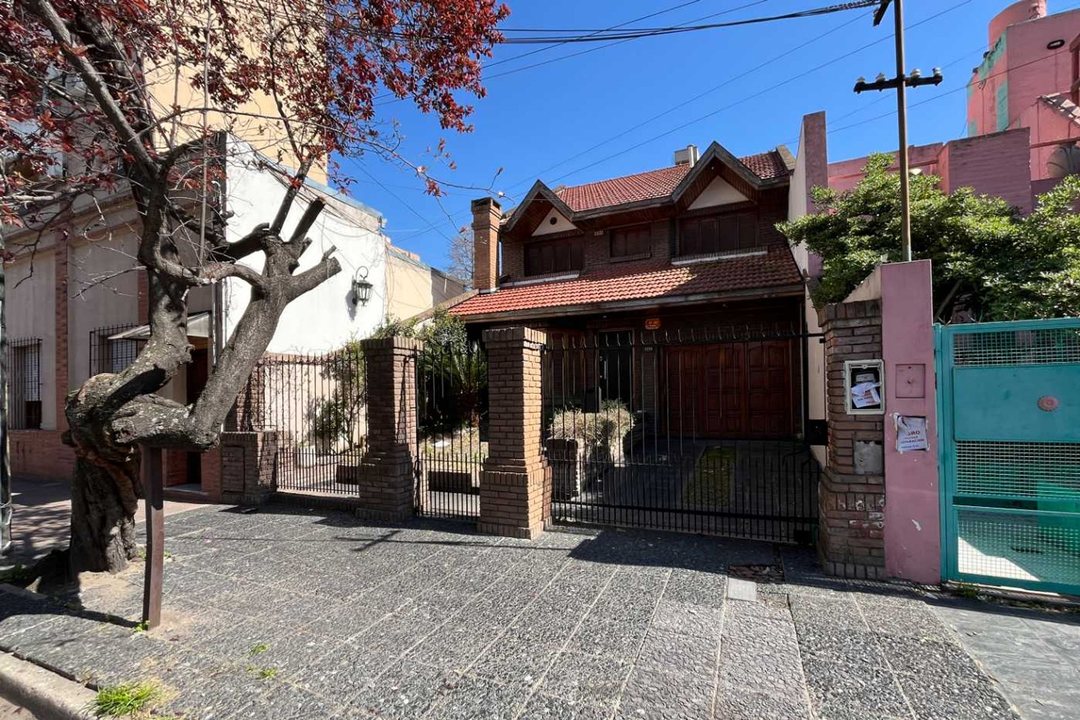 ALQUILER CASA AMOBLADA LANUS C/PILETA