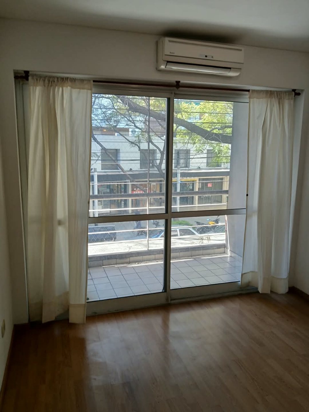 Alquiler un ambiente Almagro Balcon Amenities