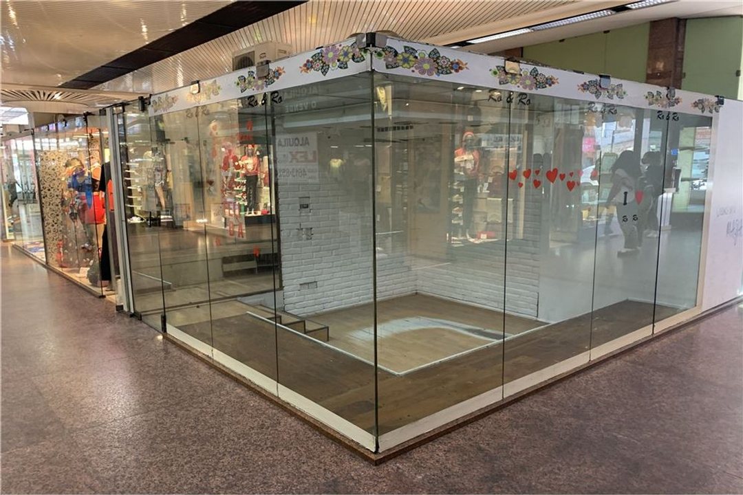 VENTA LOCAL COMERCIAL GALERIA ACOYTE (CABALLITO)