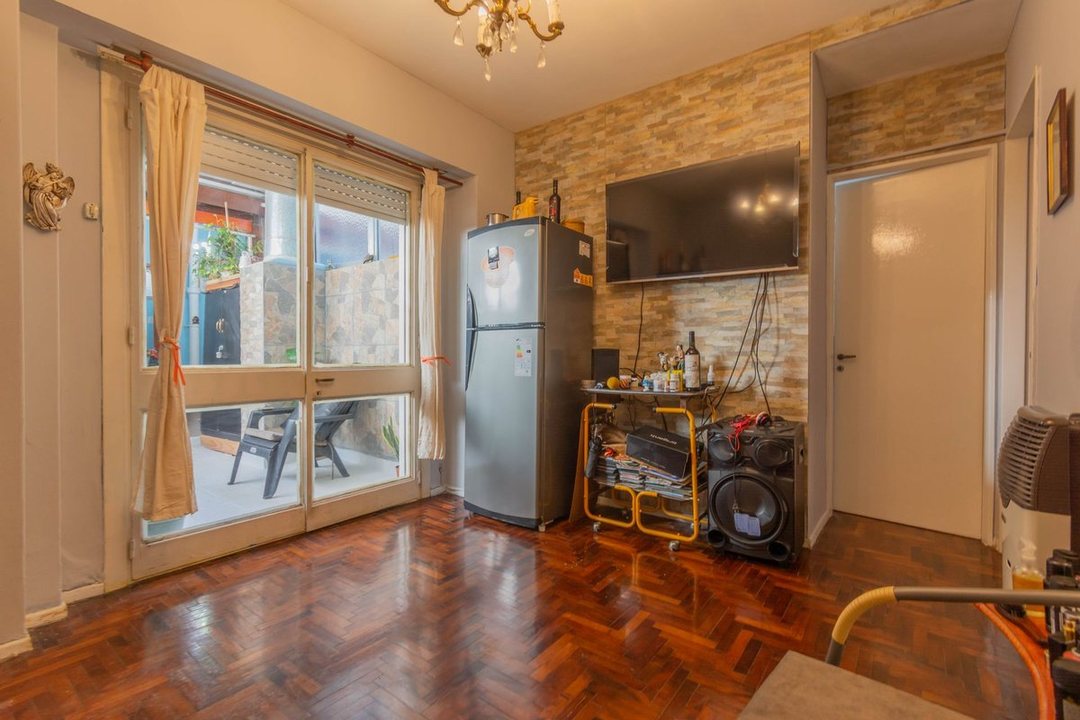 DEPTO EN VENTA 2 AMB BALVANERA PATIO CUB PARRILLA
