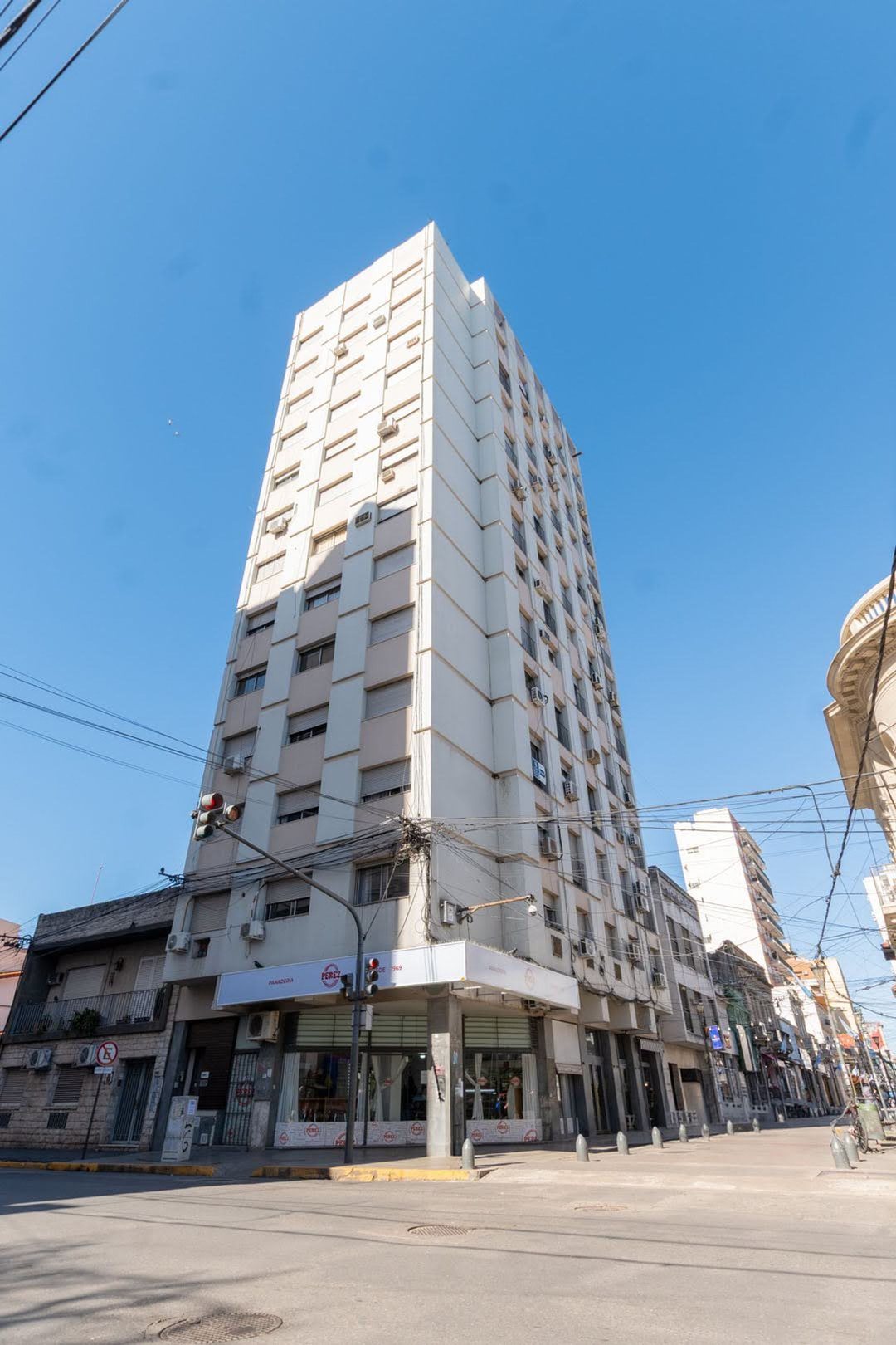 SE VENDE DPTO DE 3 DORMITORIOS SOBRE LA PEATONAL
