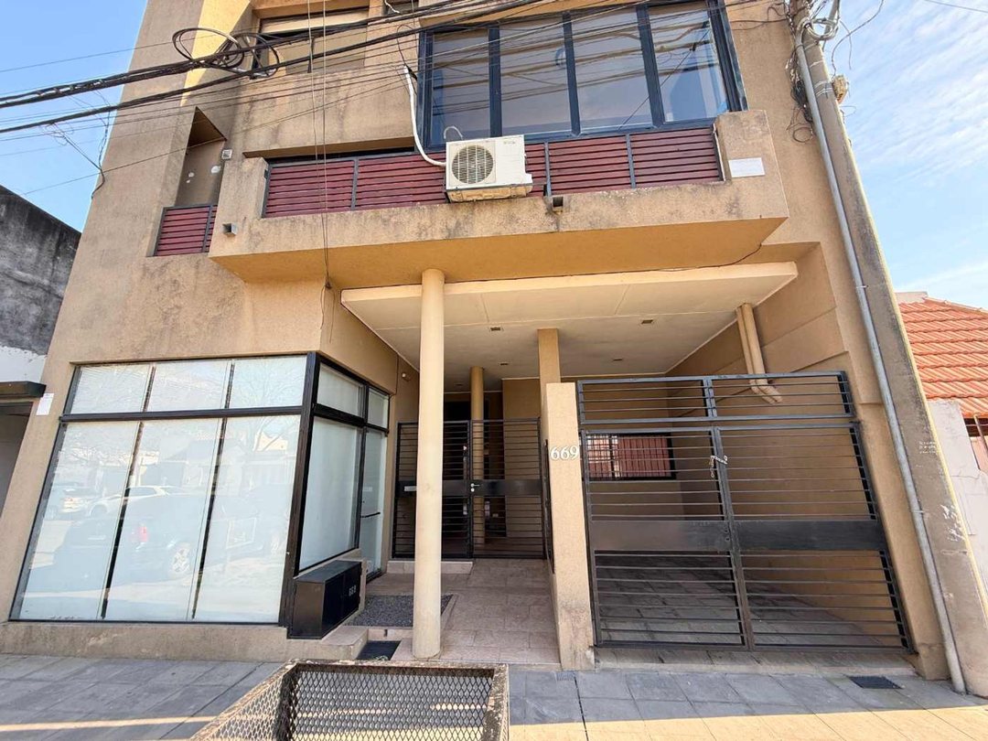 VENTA/DEPARTAMENTO 2 DORMITORIOS/SERVICIOS/RAFAELA