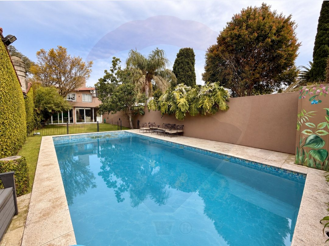 SAN ISIDRO CASA ALQUILER AMOBLADA Con Pileta