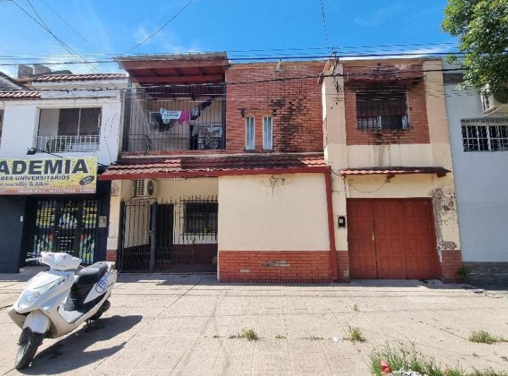 Casa · 220m² · 5 Ambientes