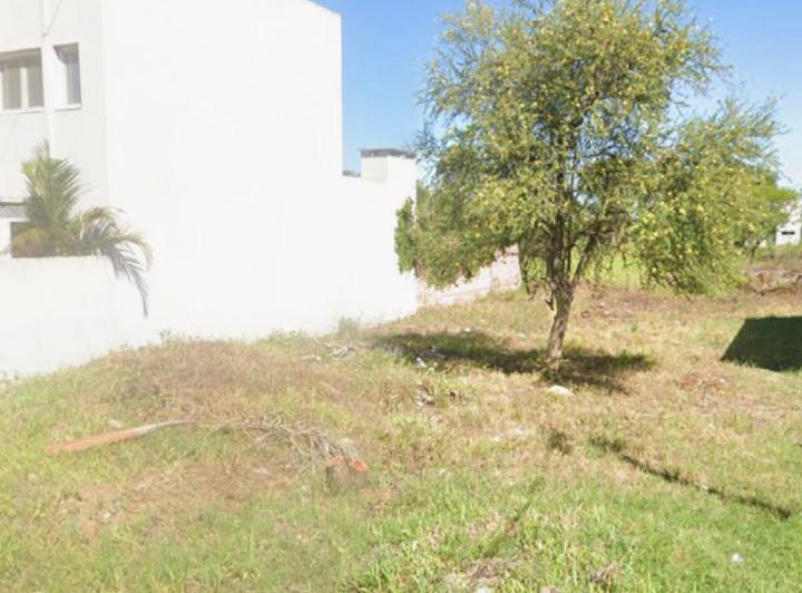 Terreno · 297m²