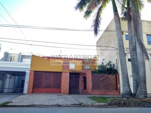 Casa · 200m² · 5 Dormitorios