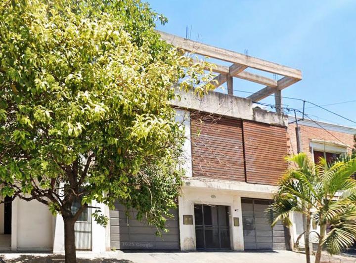 Casa · 237m² · 7 Ambientes · 1 Cochera