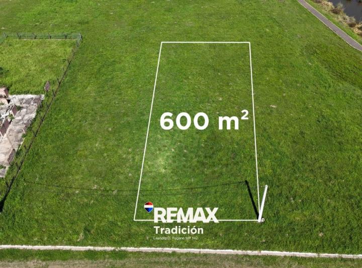 Terreno · 600m²
