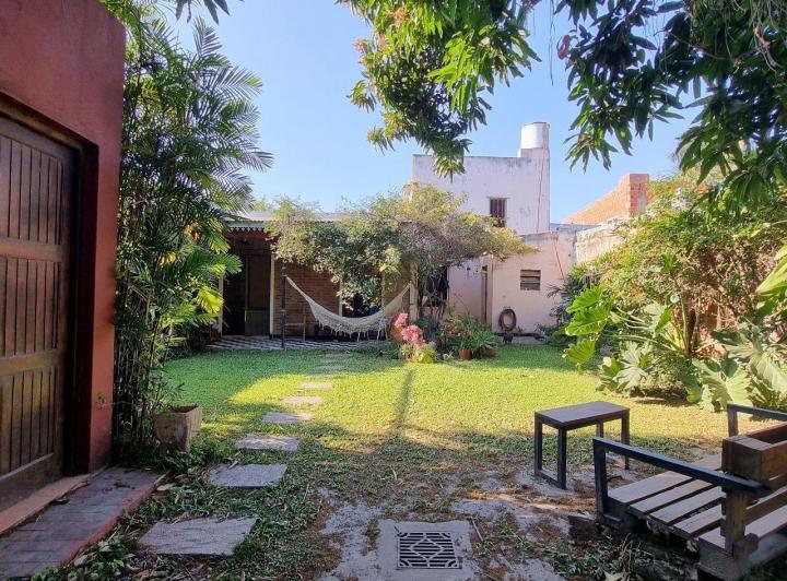Casa · 167m² · 2 Dormitorios · 2 Cocheras