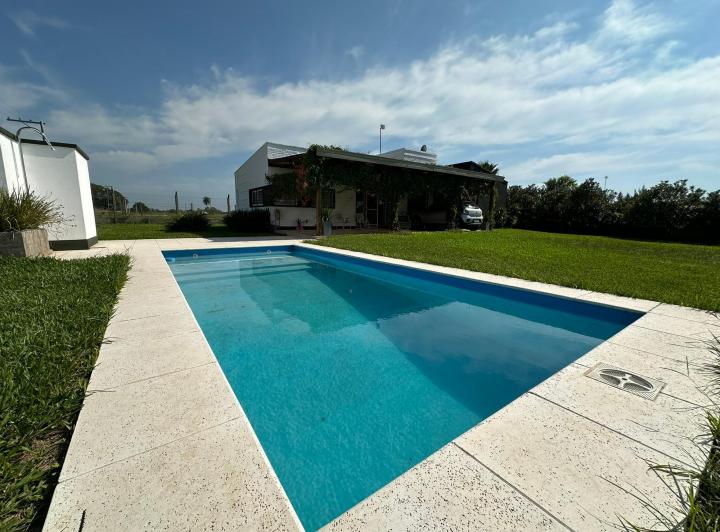 Casa · 80m² · 2 Dormitorios · 2 Cocheras