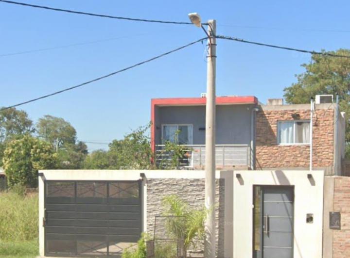 Casa · 170m² · 3 Dormitorios · 4 Cocheras