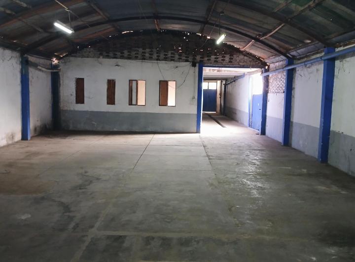 Bodega-Galpón · 517m² · 6 Ambientes · 4 Cocheras