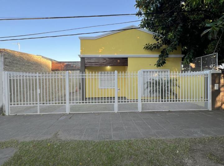 Casa · 370m² · 7 Ambientes · 2 Cocheras