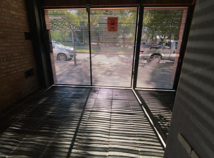 Casa · 290m² · 6 Dormitorios · 1 Cochera